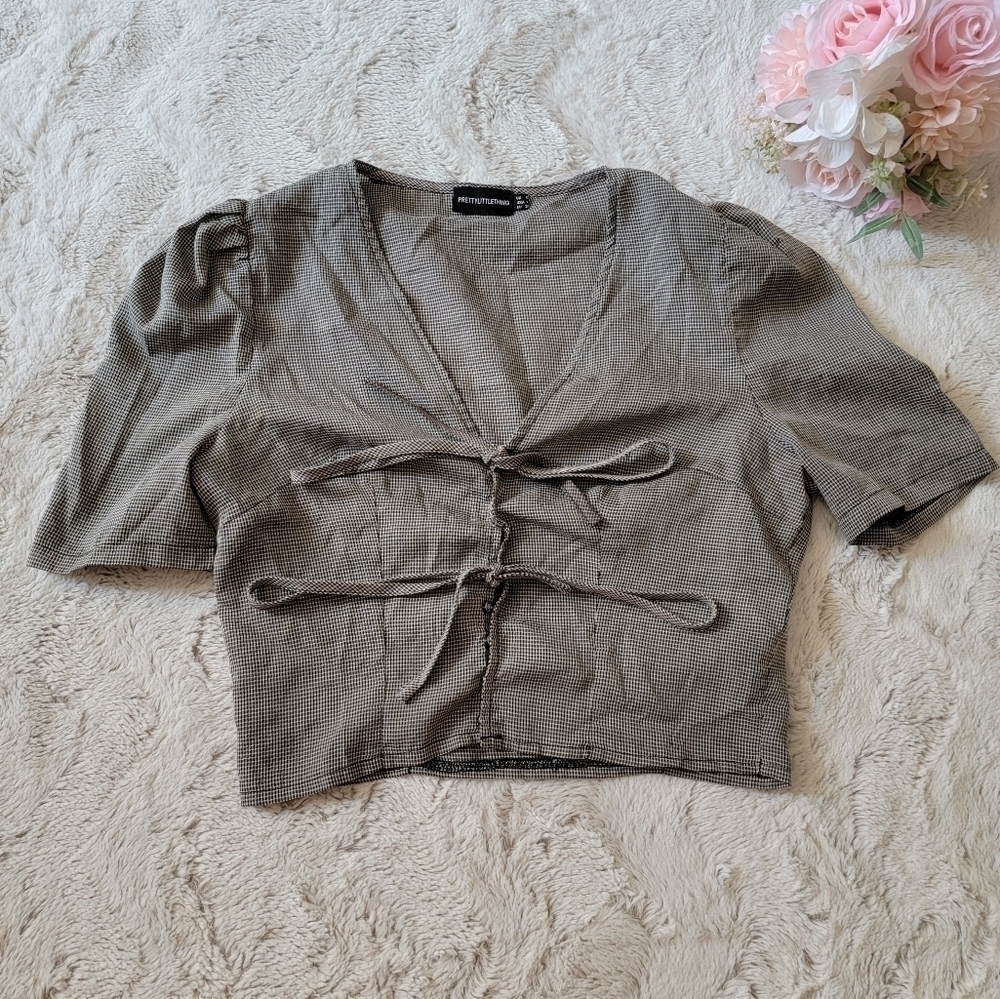 PrettyLittleThing Black White Gingham Two Knot‎ Short Sleeve Crop Top Size 4
